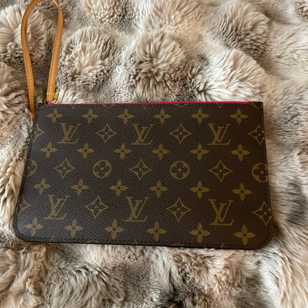 Louis Vuitton Brown Clutch with Iconic Monogram Design